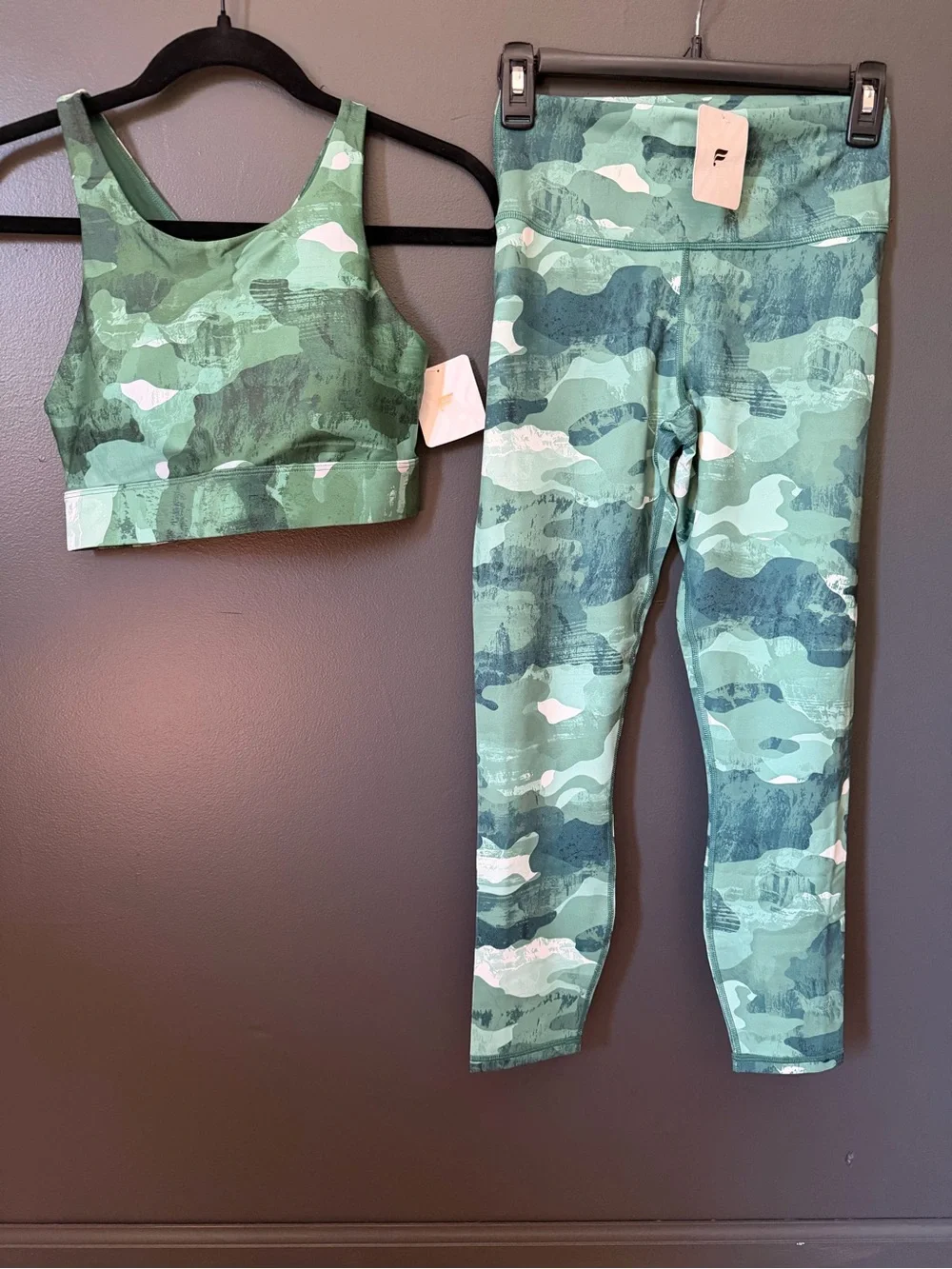 NWT Fabletics Celadon Zenith Matching Set Leggings + Sports Bra Small